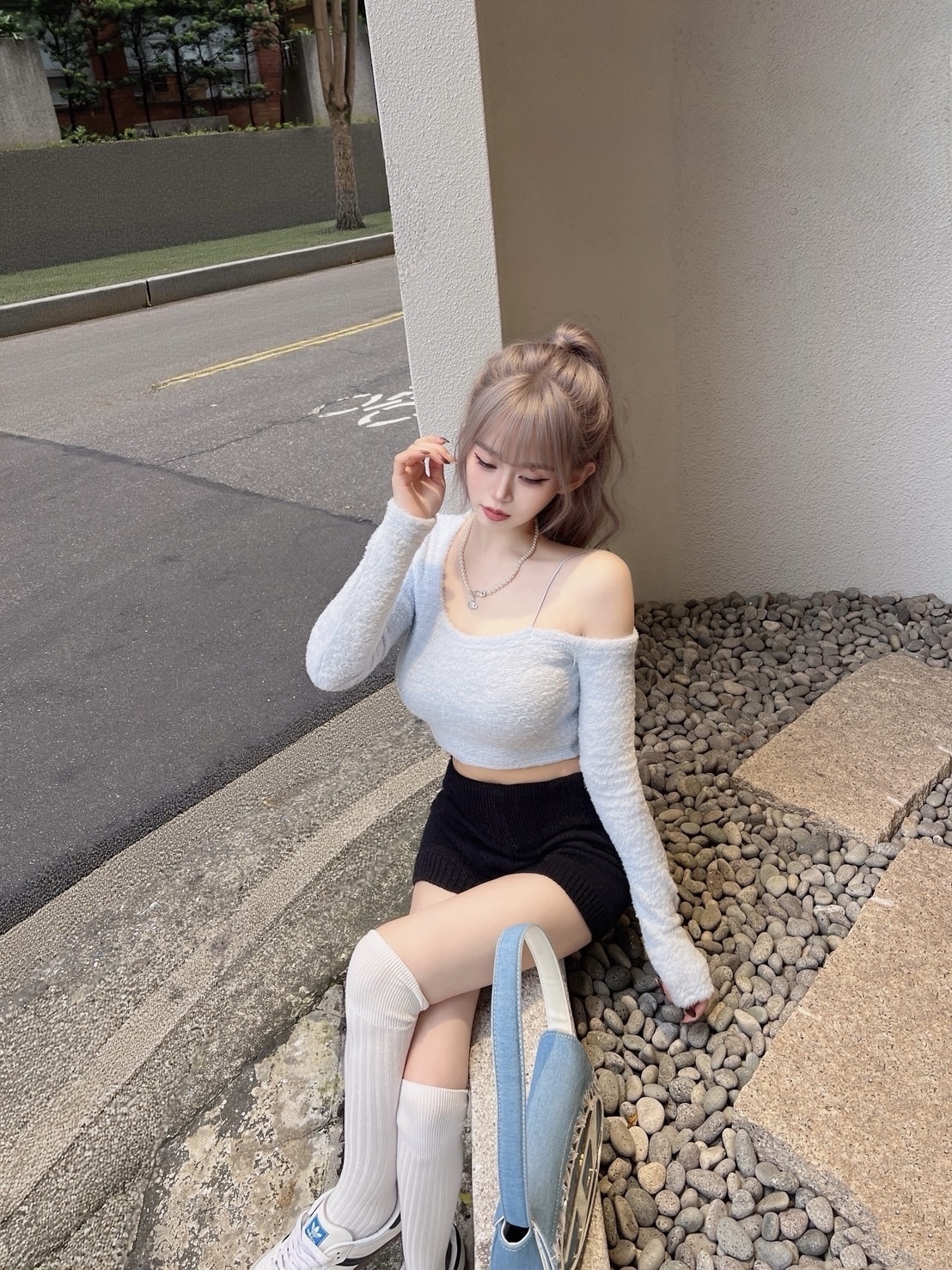 🇹🇼 絨羽夢境| 水貂毛單邊彈性細肩上衣