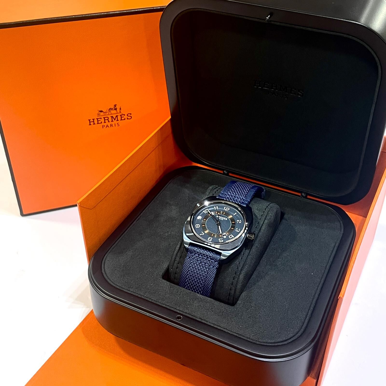 全新HERMES手錶 H08 WATCH 42mm #男女同款, 深海藍編織橡膠錶帶自動機械, W056950WW00, #BRAND NEW #香榭站正品