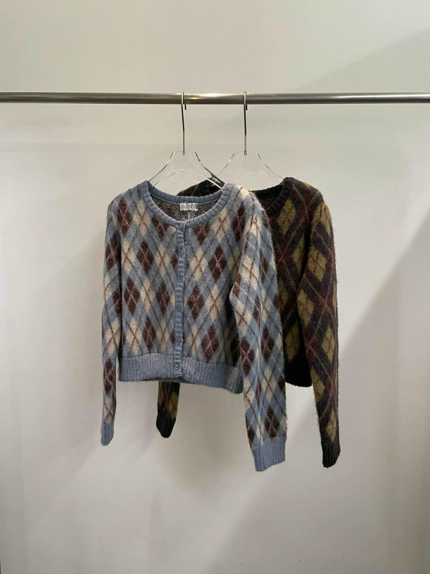 FN08 羊駝毛菱格開襟衫