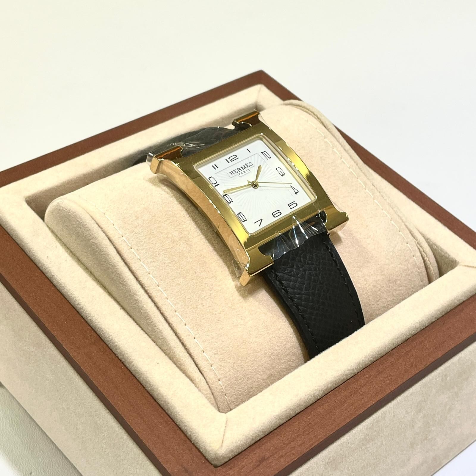 全新HERMES手錶, HEURE H WATCH, 34mm, 黑色金扣EPSOM皮, W404412WW00, #BRAND NEW #香榭站正品