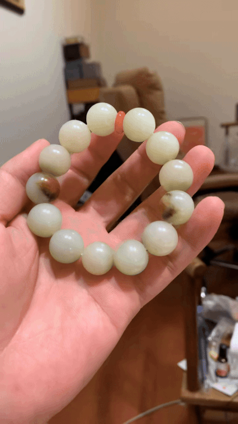 126747 和田玉籽料手串