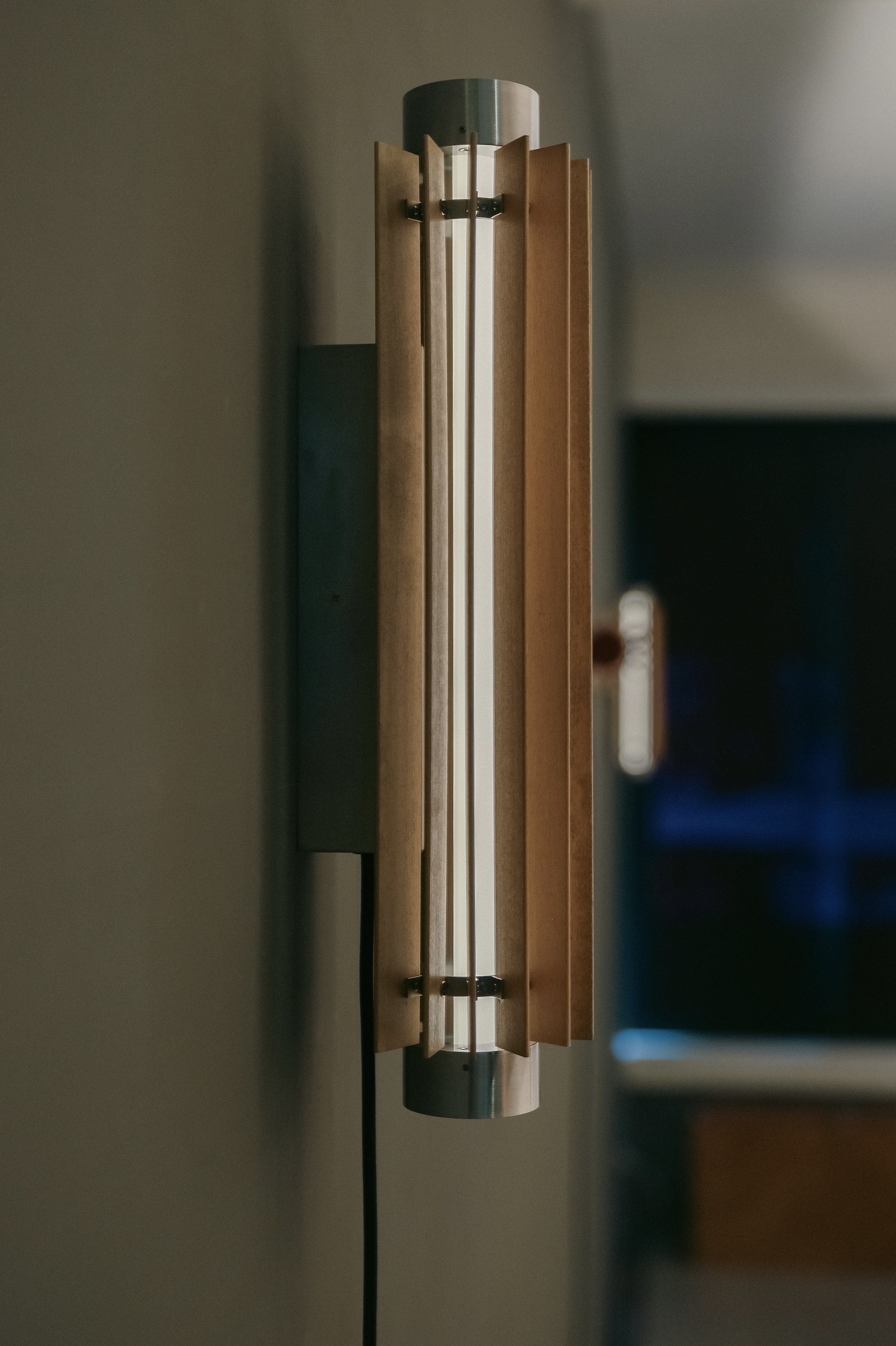 (預購) 糖蔥II / 壁燈 - 木頭版 by KIMU