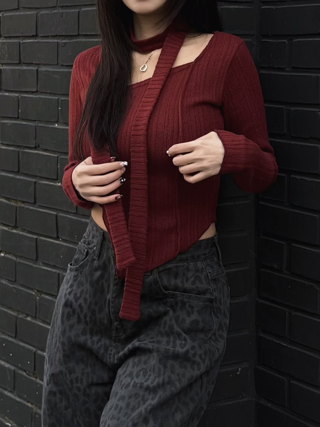 <25DEC韓國女裝> DC07 斜擺繞脖針織上衣 兩色