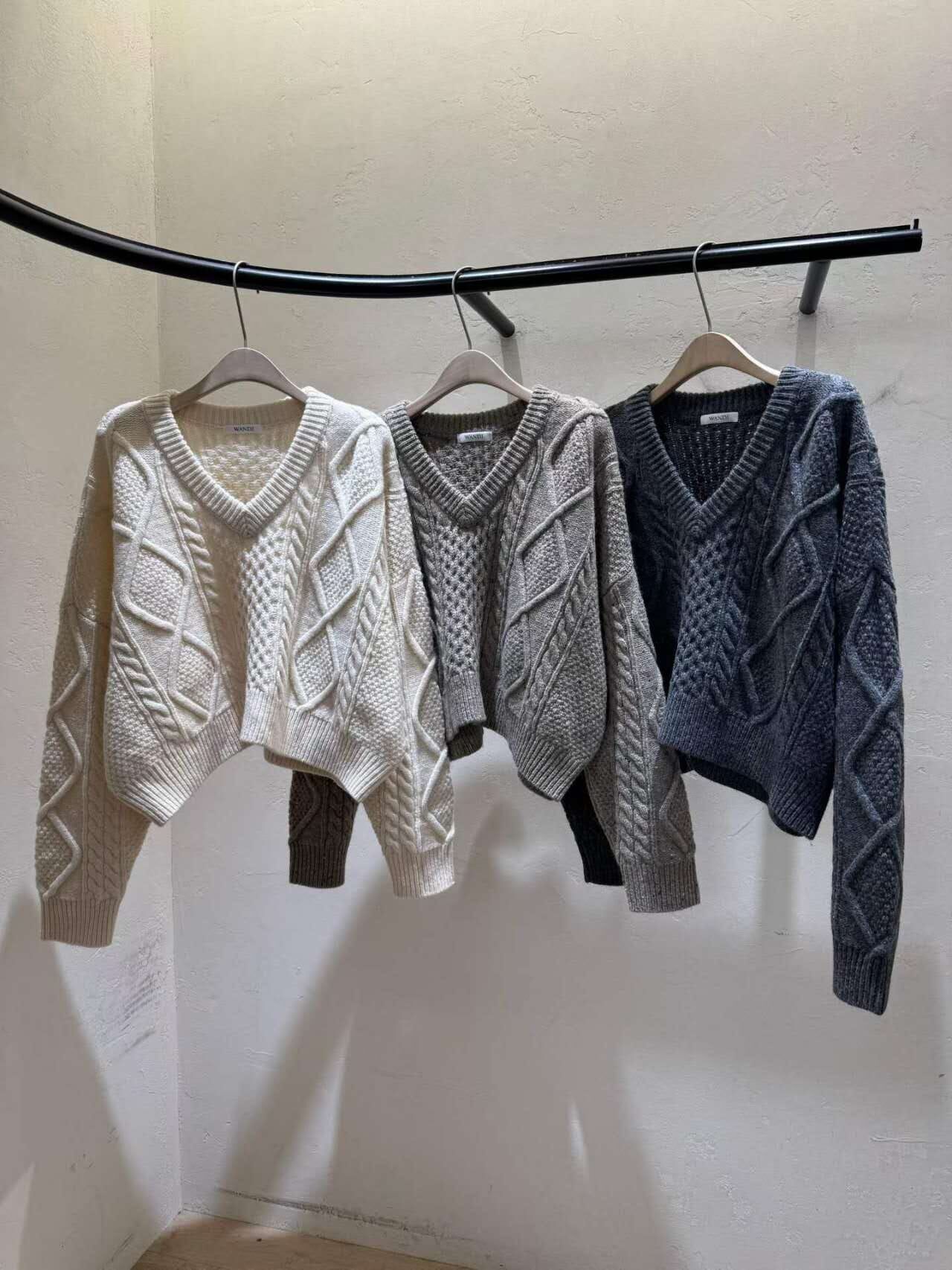 WJ5328 扭麻花短版針織衫