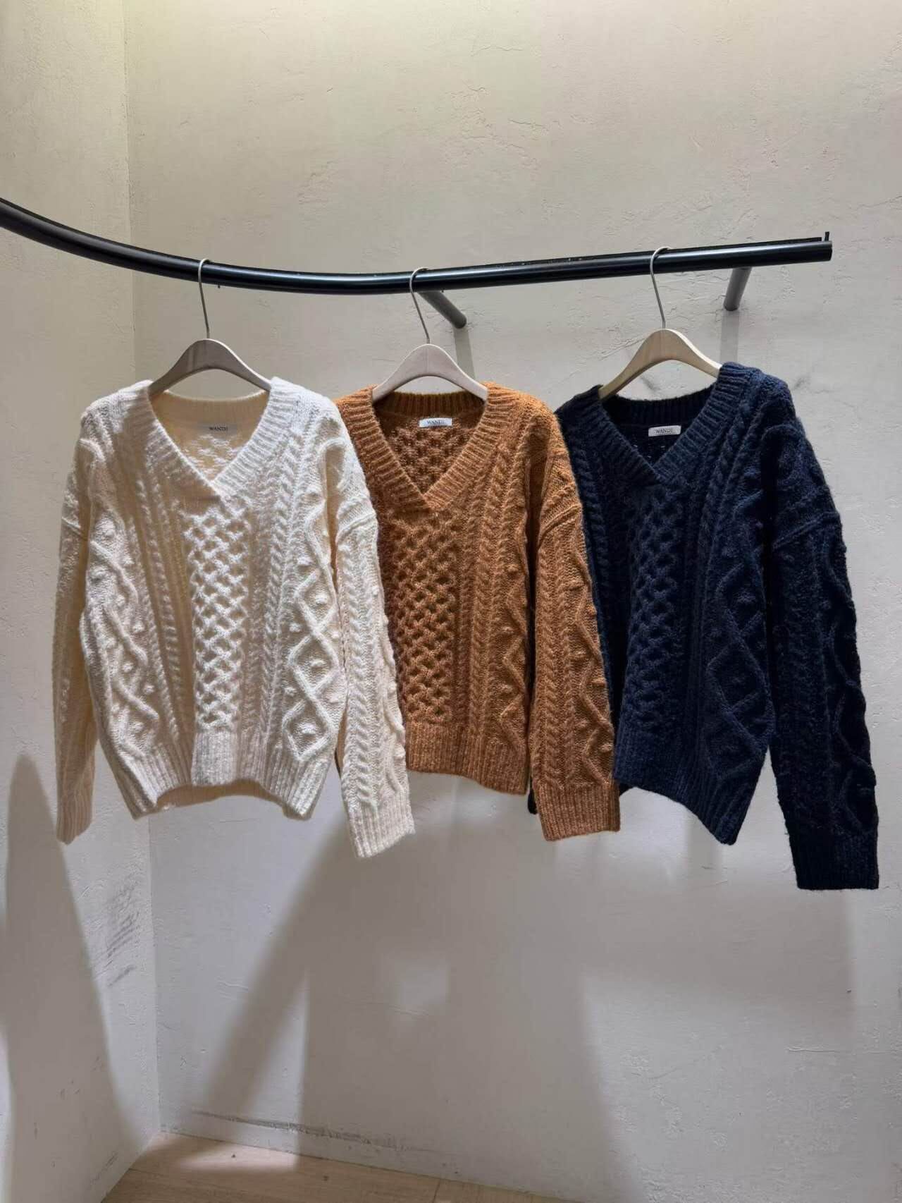 WJ5329 交疊V領扭麻花針織衫