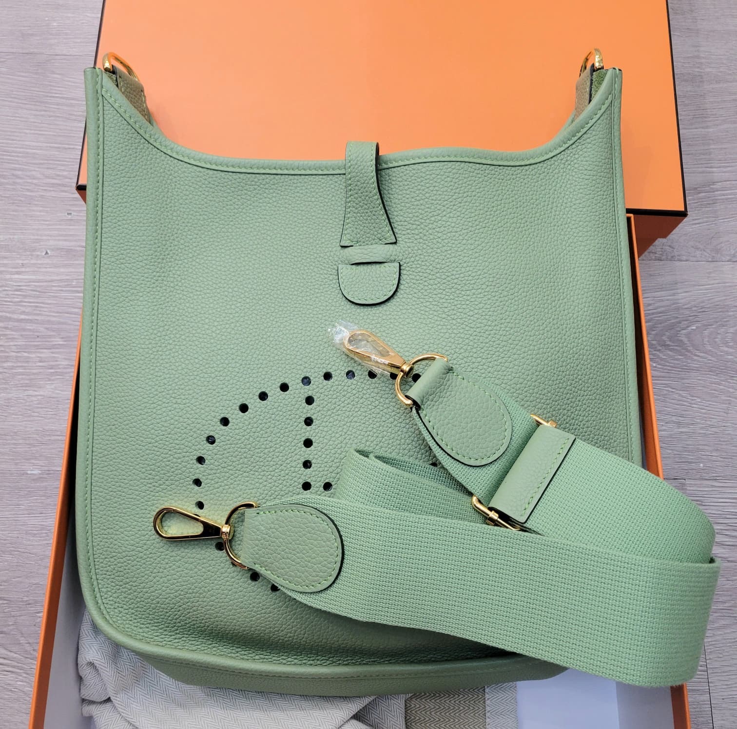 98%NEW HERMES EVELYNE 29 3I Vert Criquet CC 牛油果金扣
