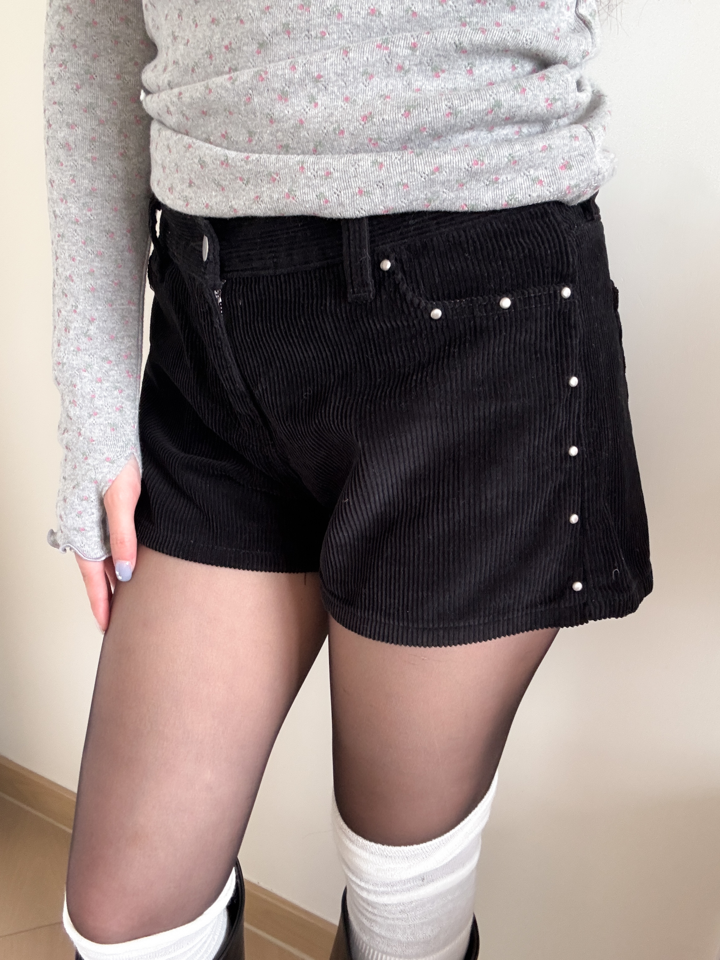 燈芯絨釘釘短褲