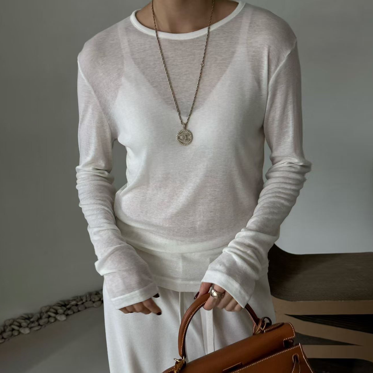 微透感素面圓領長袖棉TEE上衣 / 4色