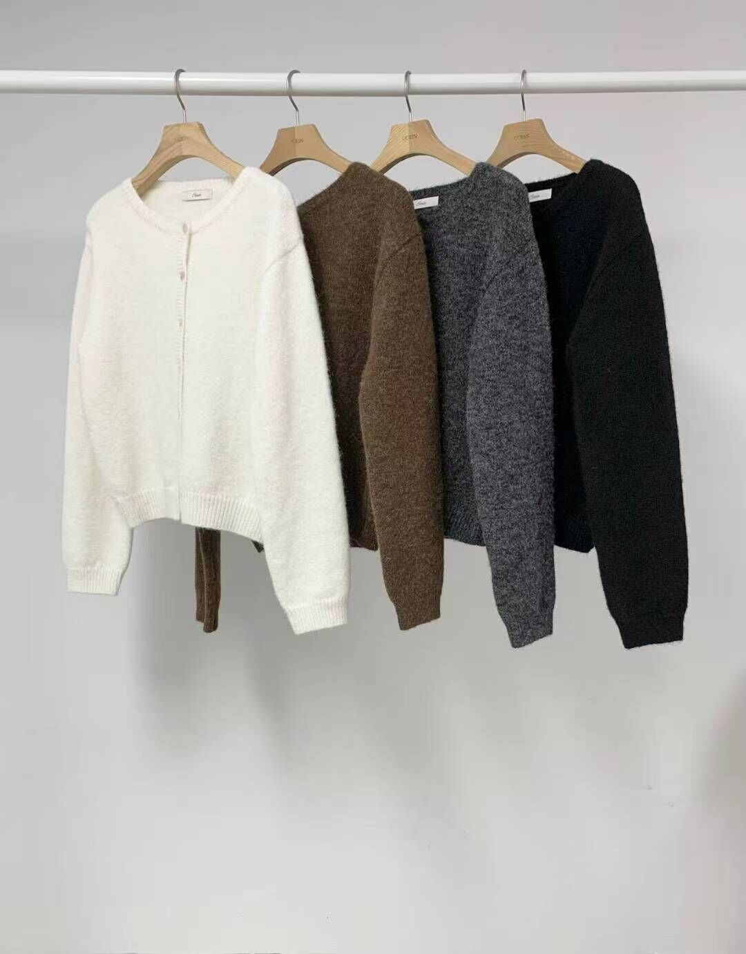 OU5321 蓬鬆毛絨針織外套