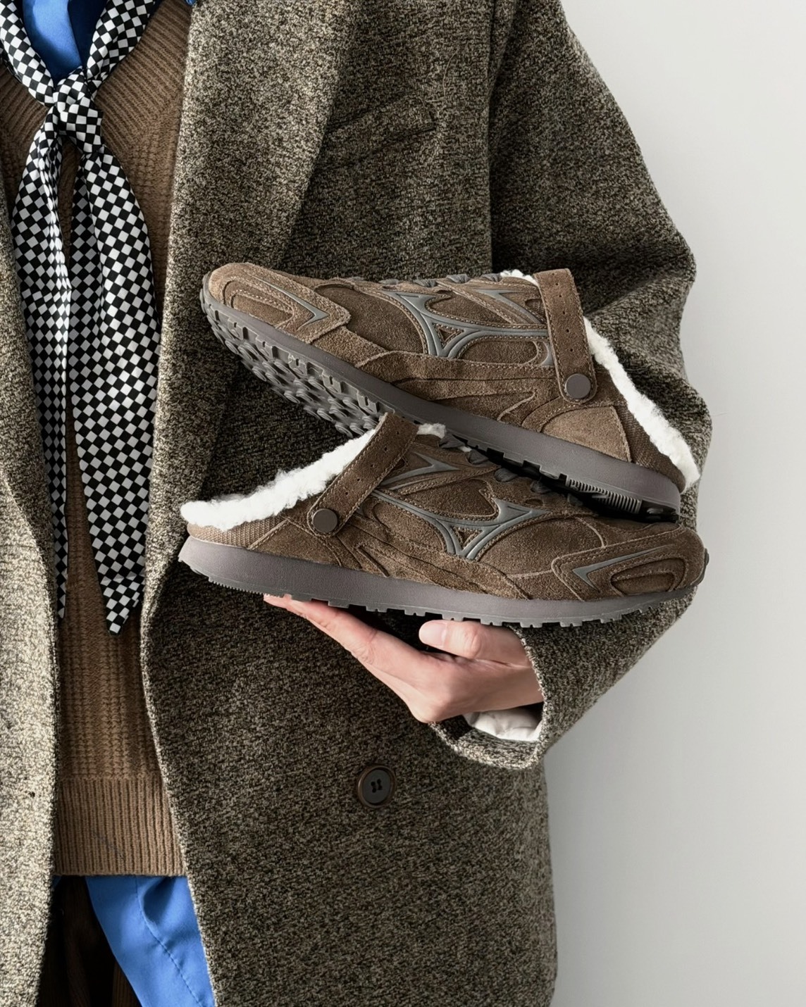 <聖誕節限定>Mizuno 美津濃 Lg 60s Slipper 復古 毛毛拖 羊羔毛 深棕 禮盒組