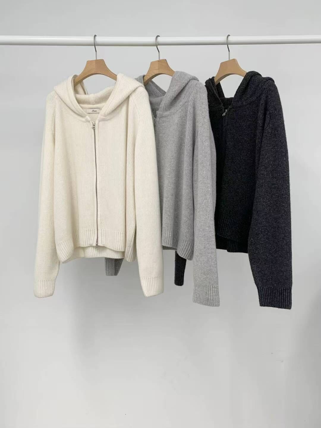 OU5329 坑紋連帽針織外套