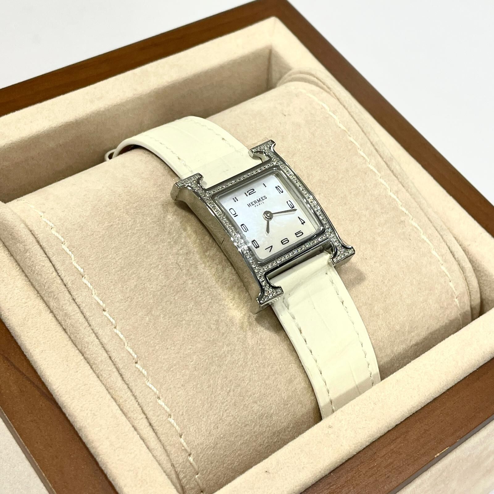 全新HERMES手錶 HEURE H WATCH 21mm 白色鱷魚皮鑽石 W053029WW00 #BRAND NEW #香榭站正品