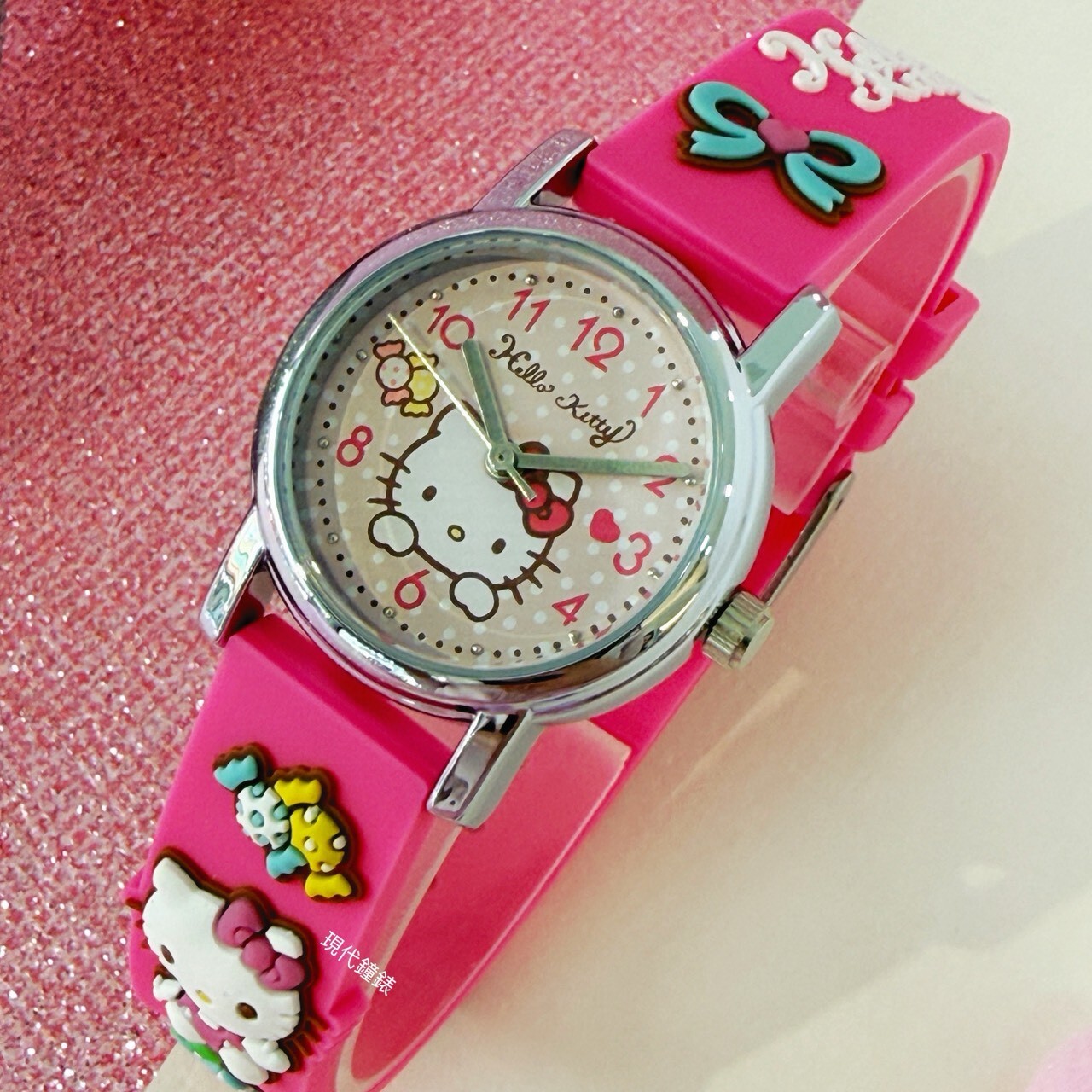 【HELLO KITTY】凱蒂貓生動迷人立體圖案手錶 KT015LWPP1 28mm 現代鐘錶