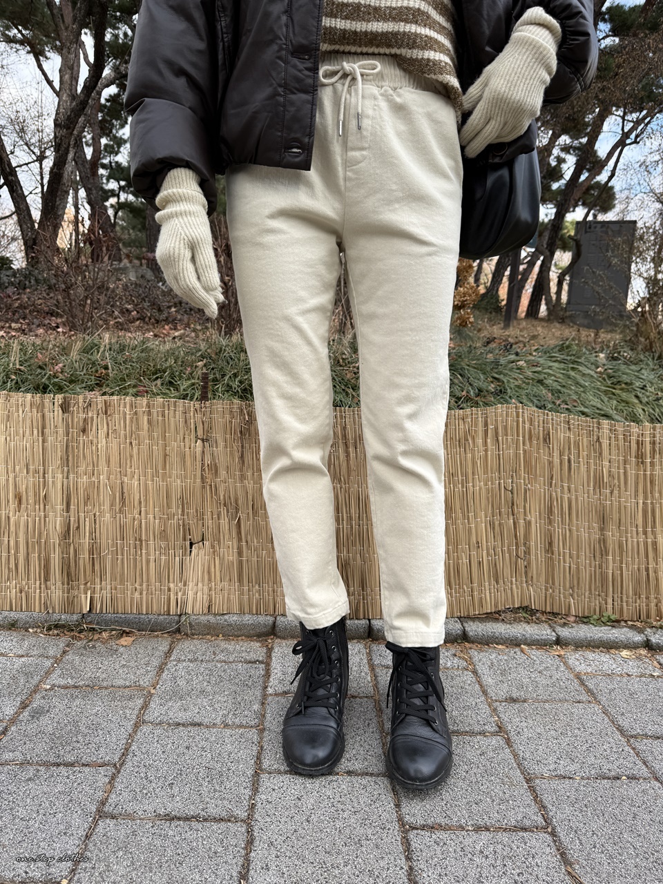正韓day off挺版綁帶刷毛休閒褲 (米白)