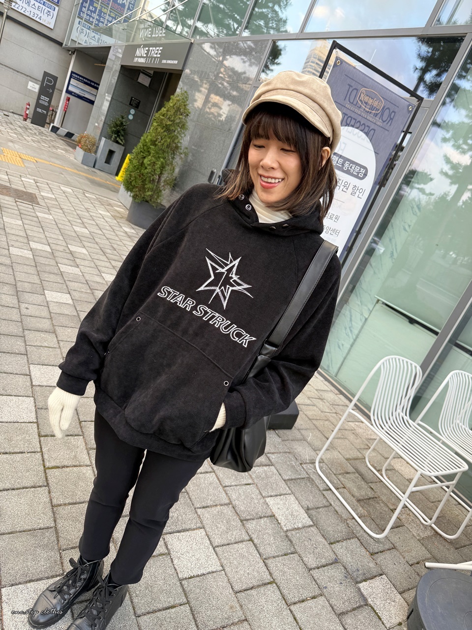 正韓STAR STRUCK 燈心絨刷毛帽T (黑)