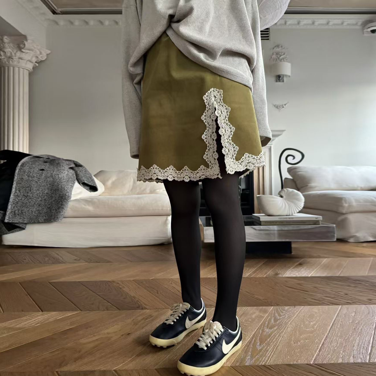 鬆緊腰側開衩配色蕾絲滾邊造型短裙-F / 2色