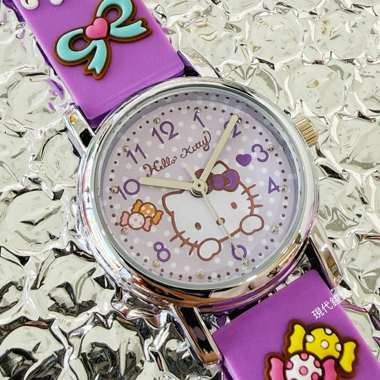 【HELLO KITTY】凱蒂貓生動迷人立體圖案手錶 KT015LWVV 28mm 現代鐘錶