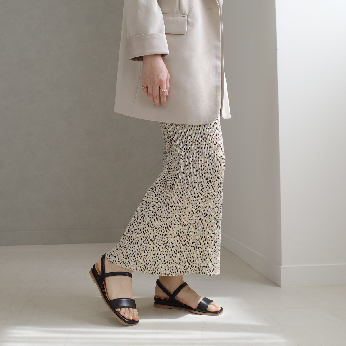 優雅名媛 日本製真皮小坡跟涼鞋【PO5889】