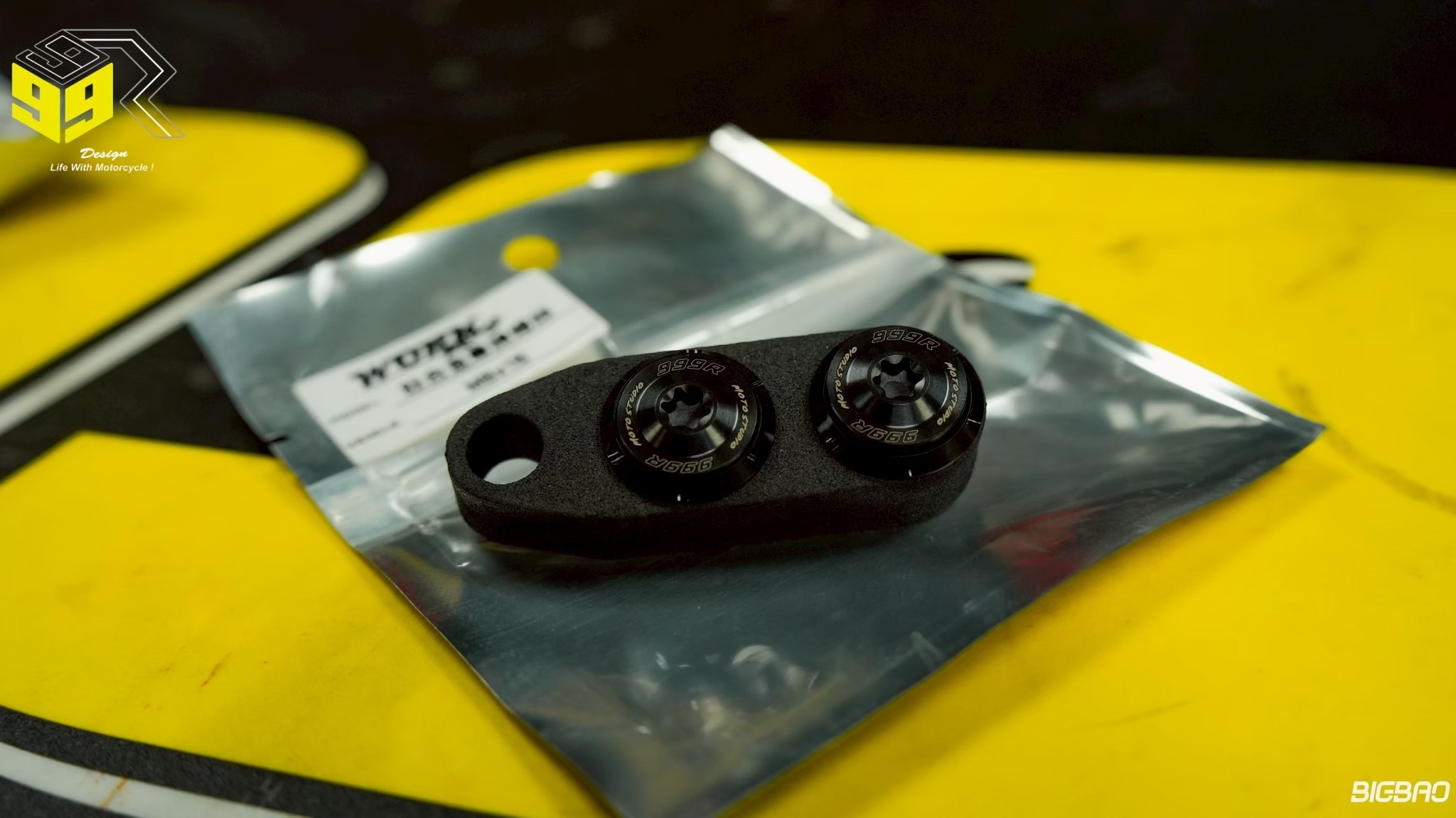 999R 鈦合金車牌螺絲