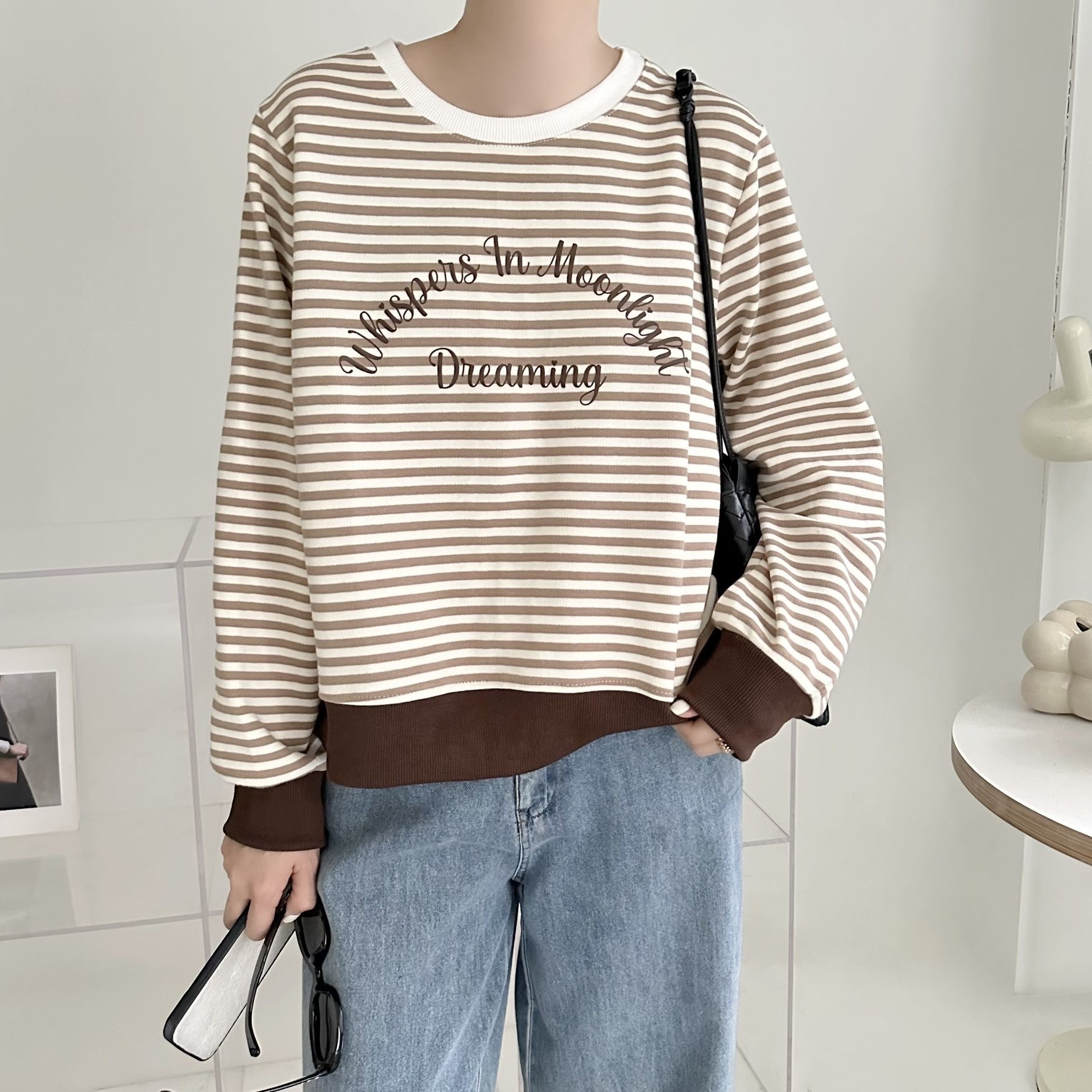 【BONNIE】撞色衫腳幼橫間潦草字衛衣 (C38-C39)