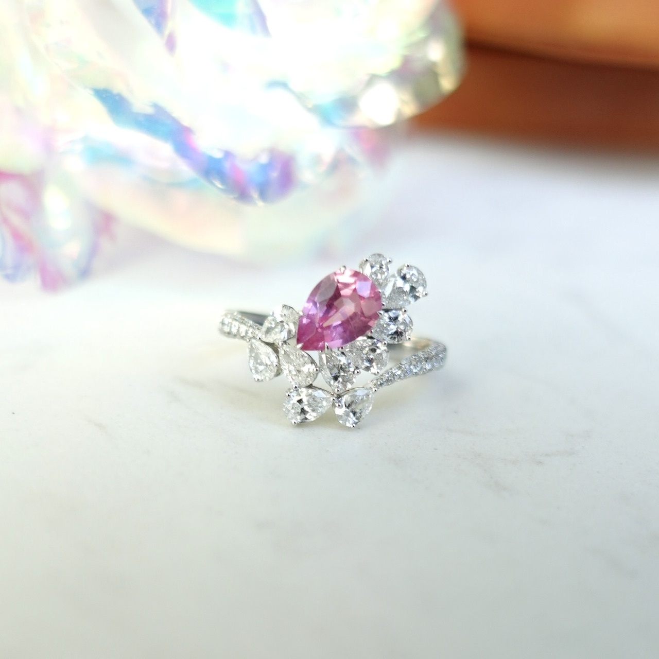 夢幻色系18K金粉紅尖晶石鑽石戒指