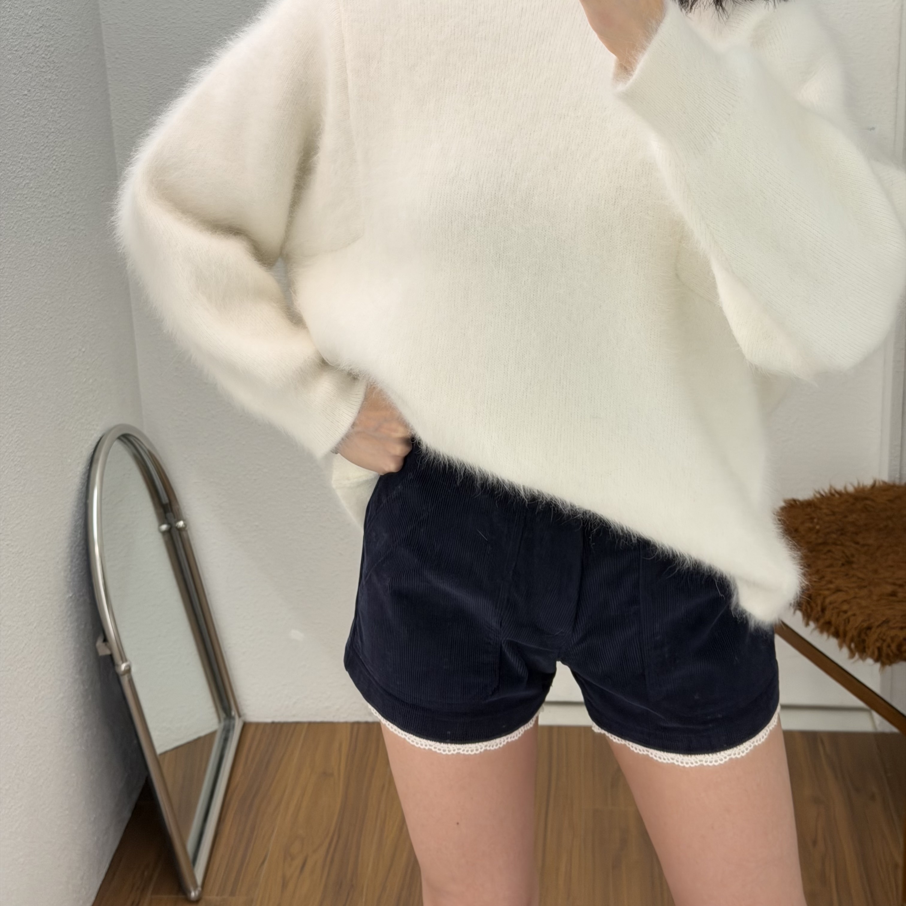 [AMIDI] LACE CORDUROY SHORTS