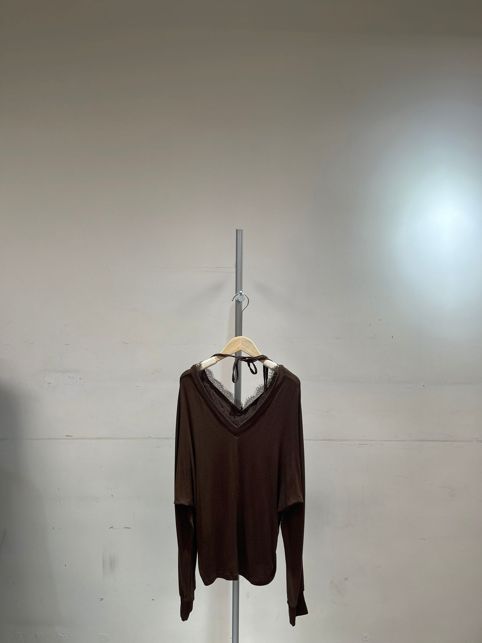 0212997A/小V領LACE TOP/50C'40W'25L'