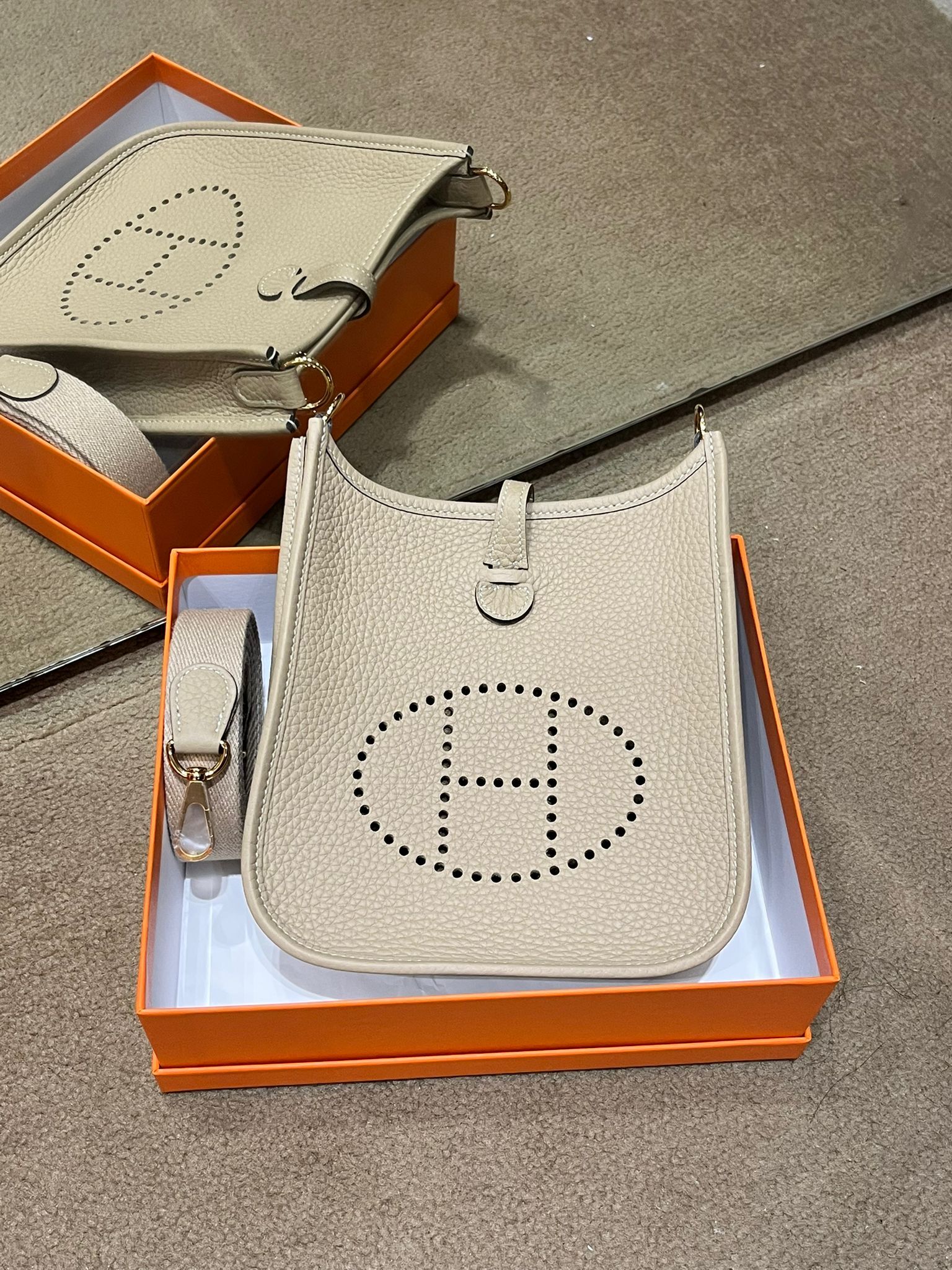 Evelyne mini S2 trench cc tc K (一代：肩帶長105cm）