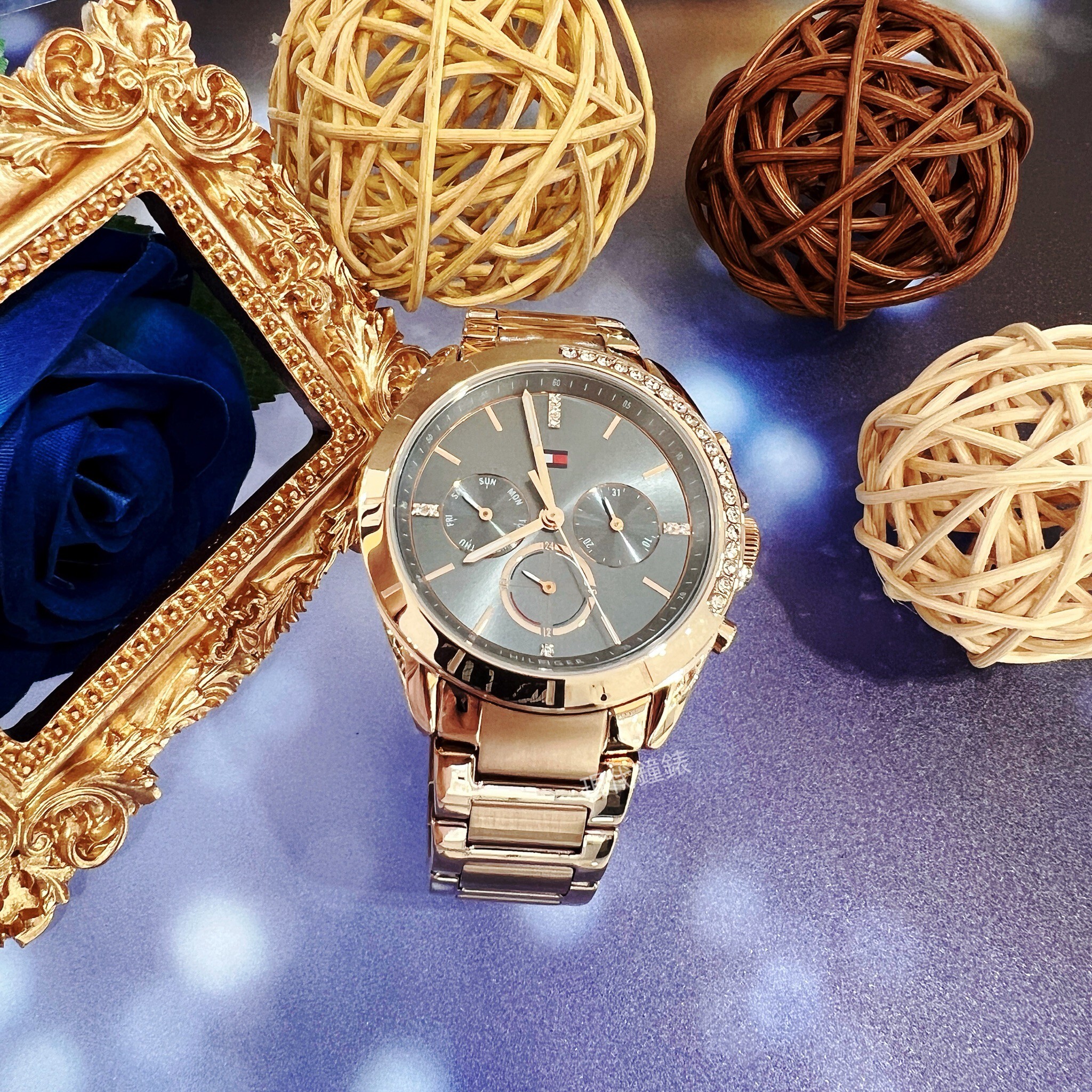 【Tommy Hilfiger】閃耀金鑽三眼女錶1782386 38mm 現代鐘錶