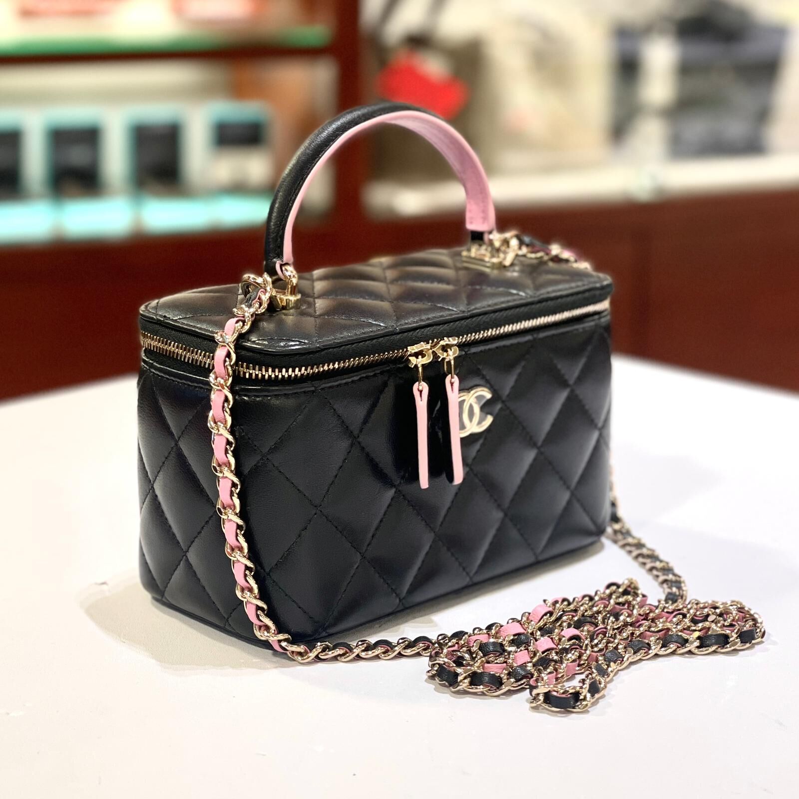 全新CHANEL長盒子 AP2199 黑色拼粉色羊皮淡金有鏡 #VANITY CASE #兩年免費保養 #BRAND NEW #香榭站正品