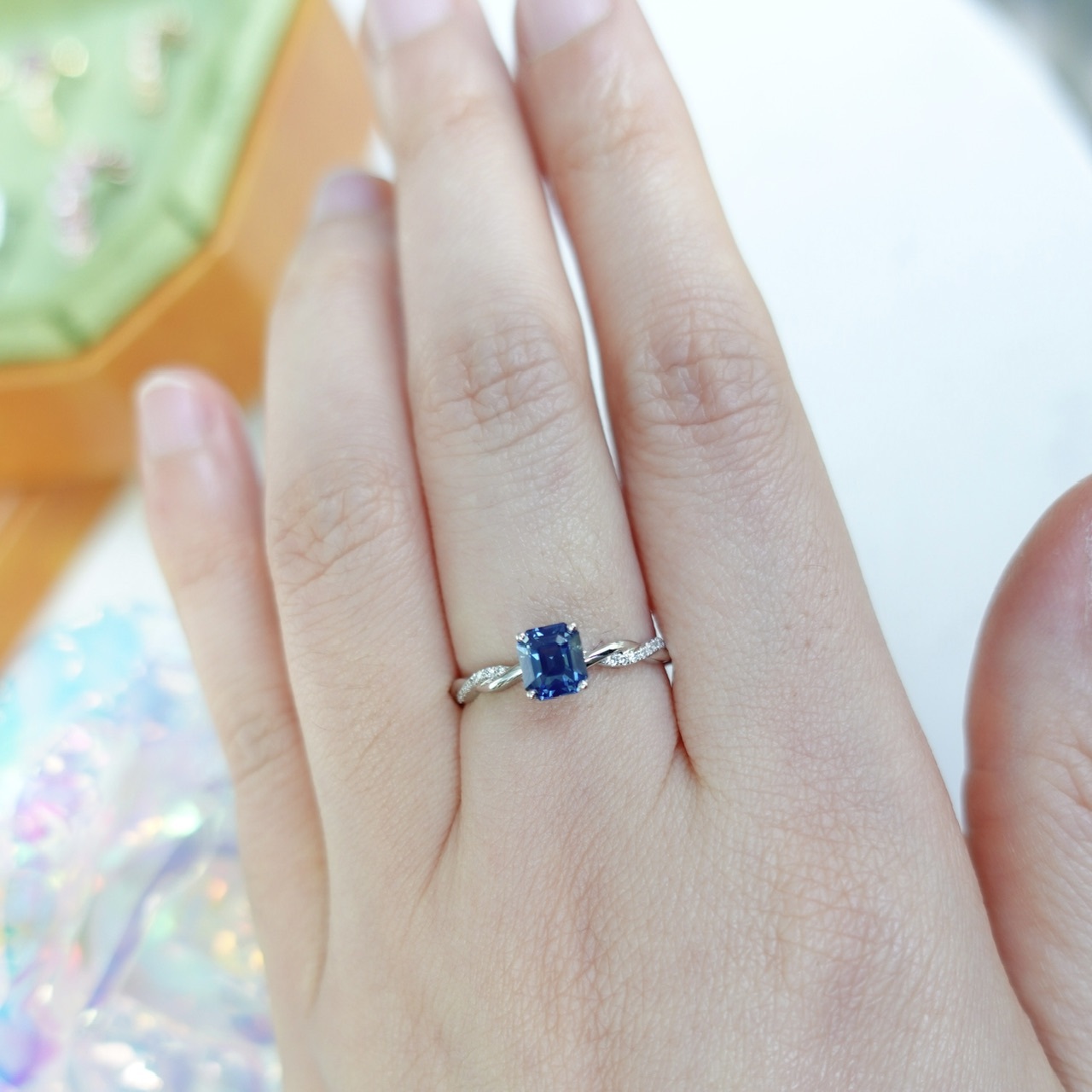 18K白金天然無燒藍綠色藍寶石鑽石戒指-Teal Color 配CGTL寶石鑑定證書