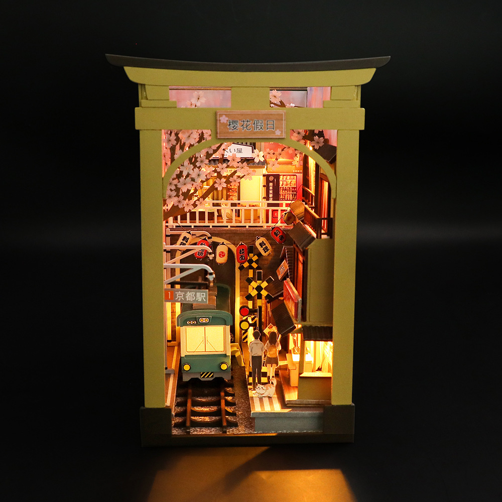 DIY “Sakura Holiday” Miniature House