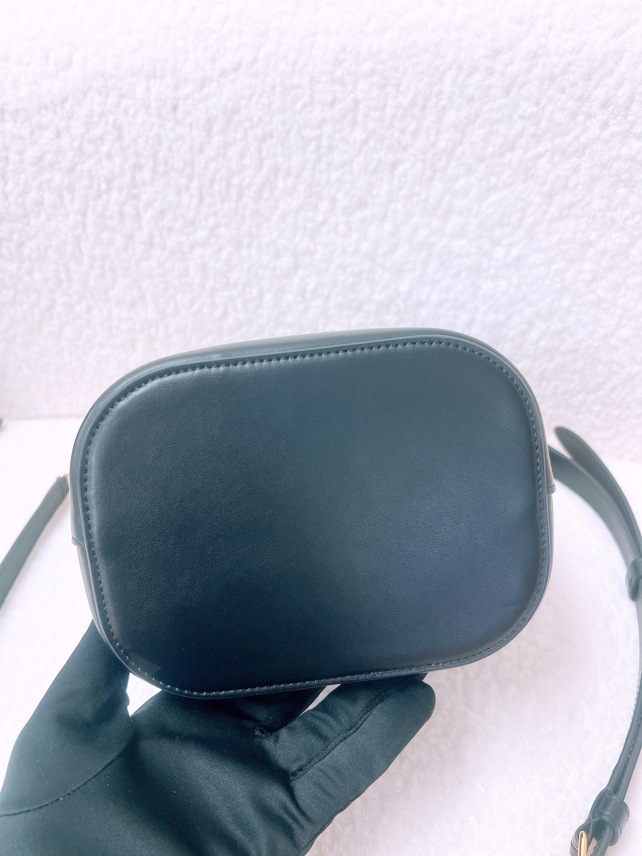 Celine louise bucket small black