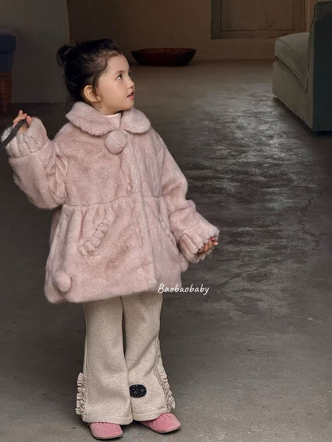 燕麥小花邊加絨喇叭褲