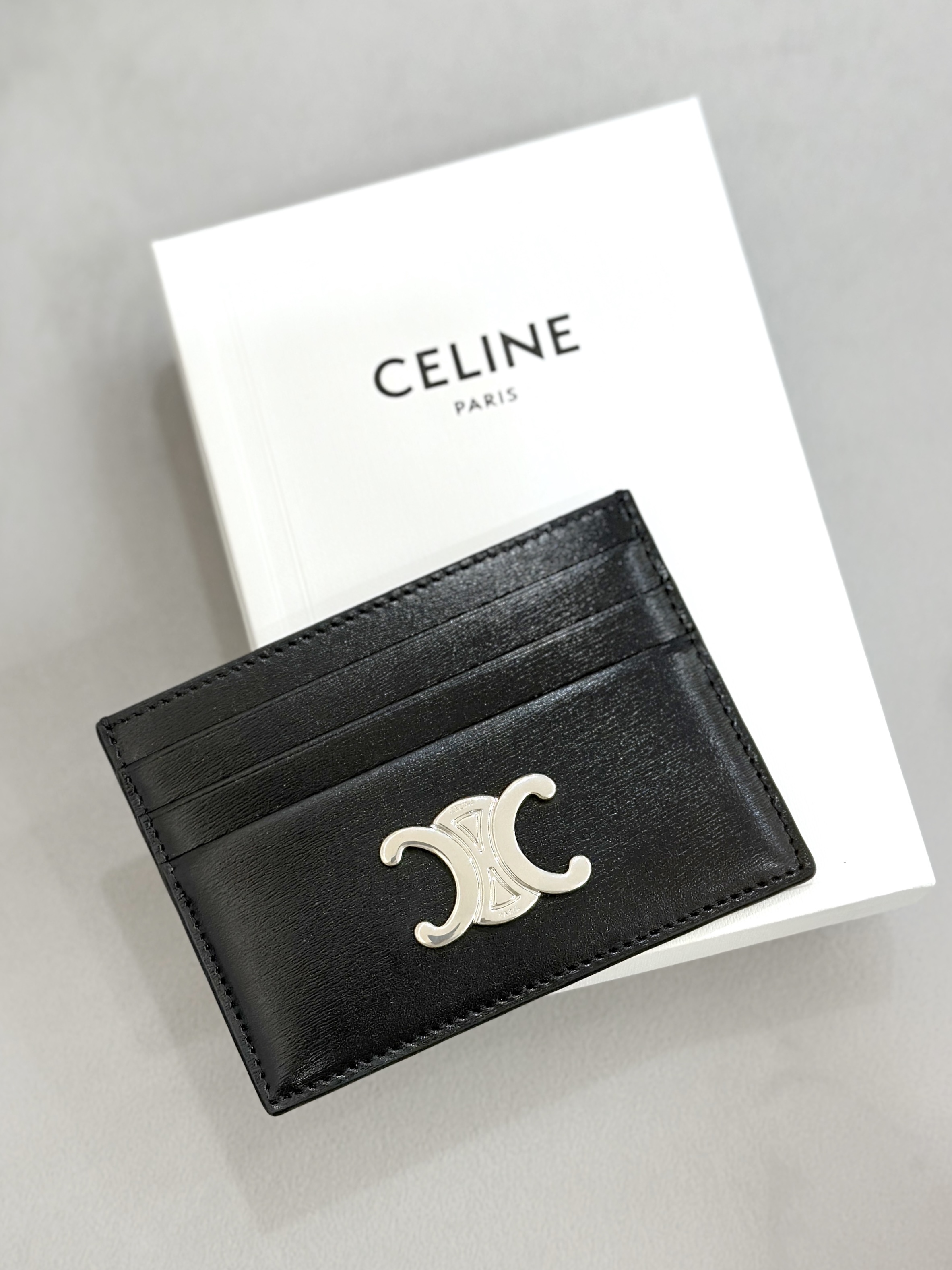 CELINE Triomphe Cardholder