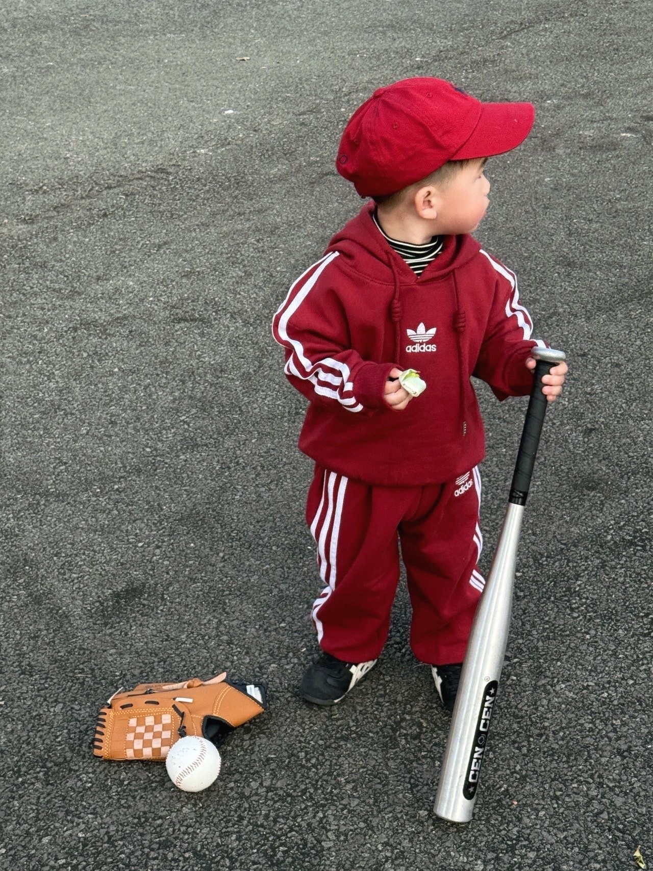 𝐀𝐝𝐢𝐝𝐚𝐬 復古風酒紅色連帽衛衣褲套裝