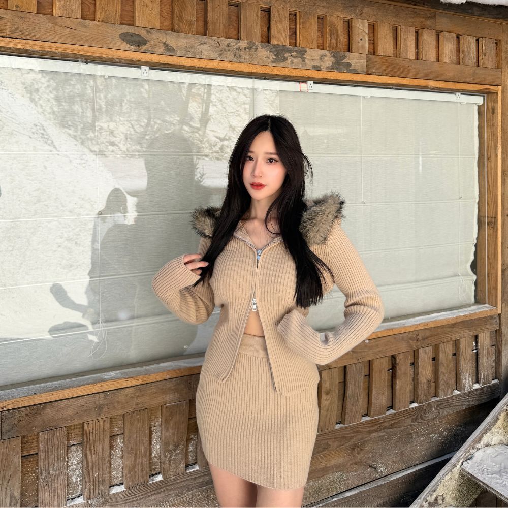 【乖乖辣感】DOMISS毛毛領保暖毛衣外套+短裙套裝 兩件套洋裝(現+預)