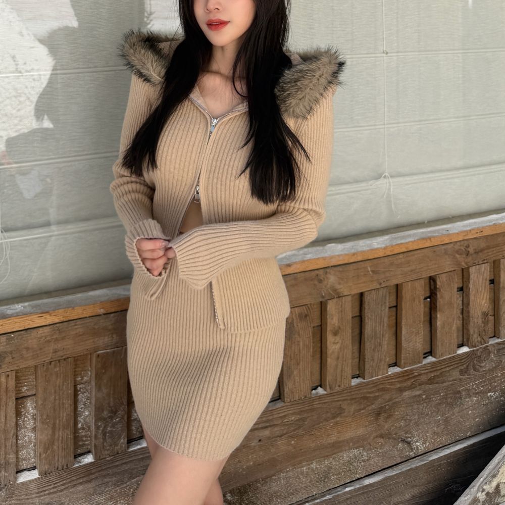 【乖乖辣感】DOMISS毛毛領保暖毛衣外套+短裙套裝 兩件套洋裝(現+預)