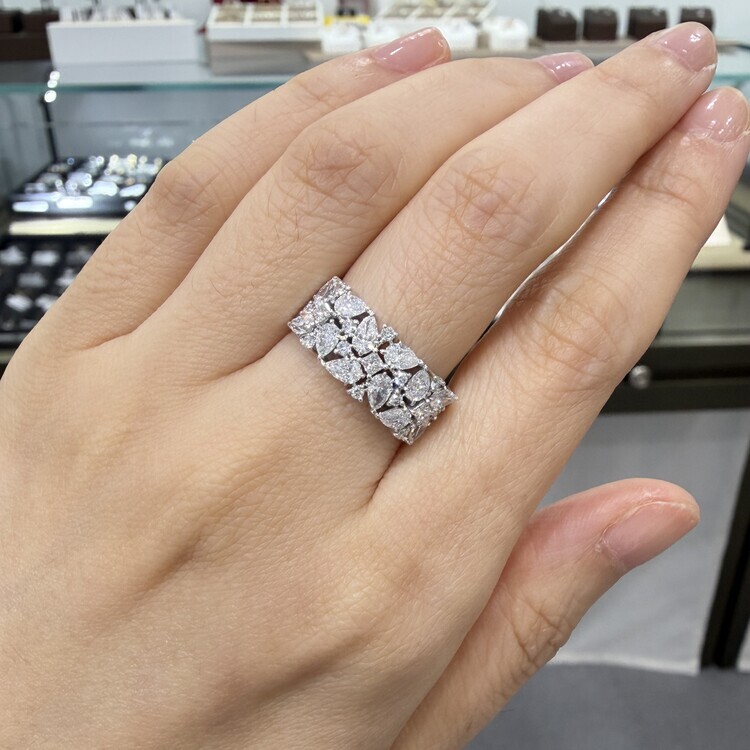 18K白金鑽石戒指