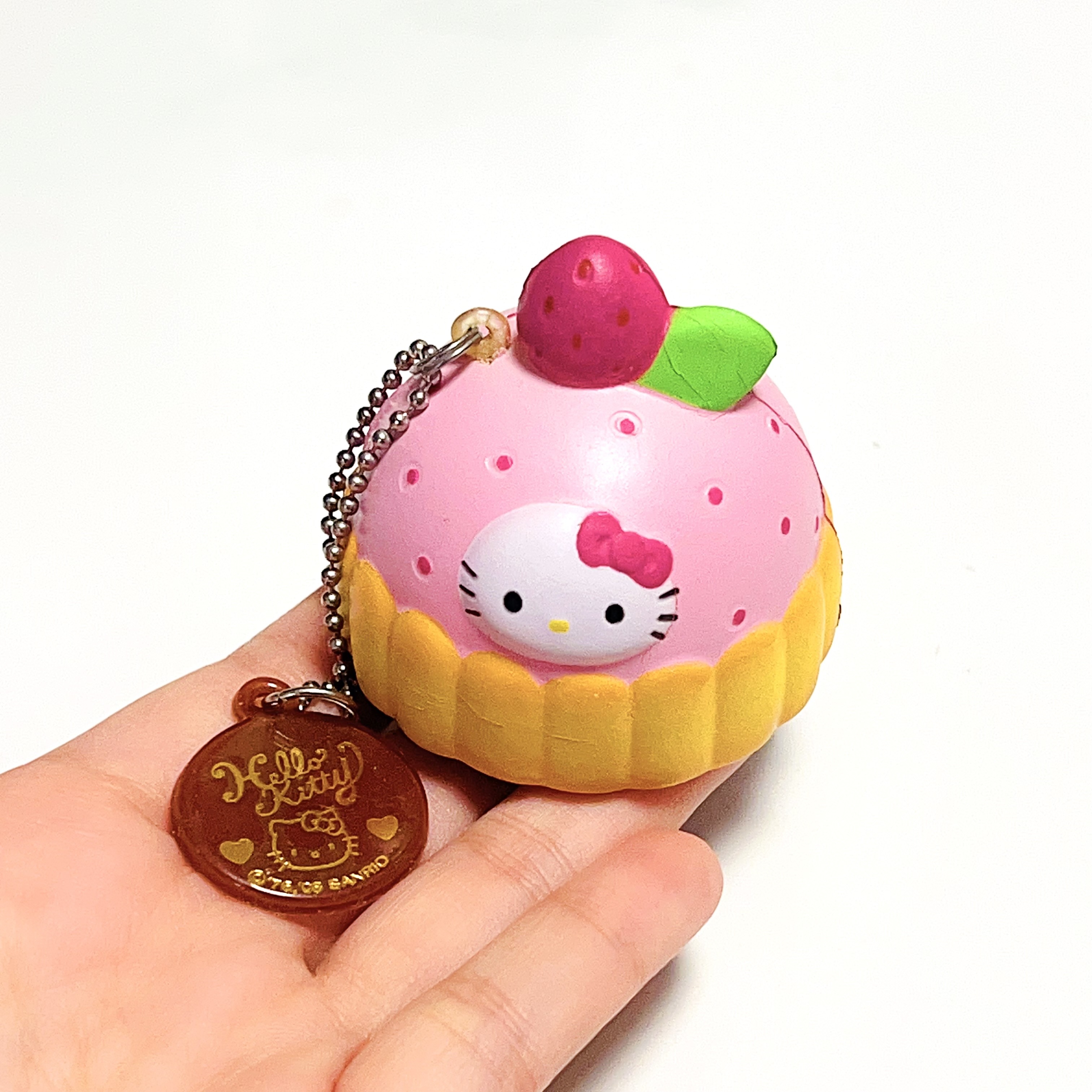Vintage Hello Kitty strawberry tart squishy
