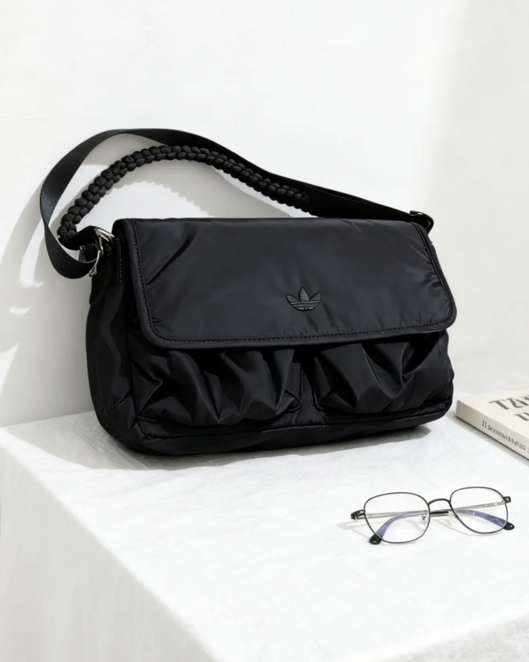 Adidas OG 13.1L 大容量郵差包