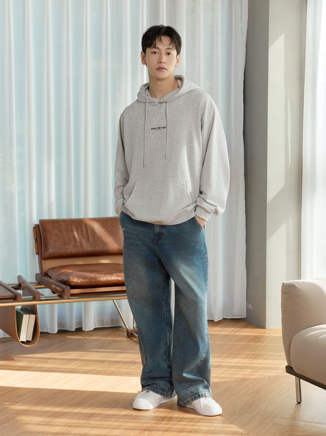 【期間限定】側股拼接寬鬆直筒牛仔褲