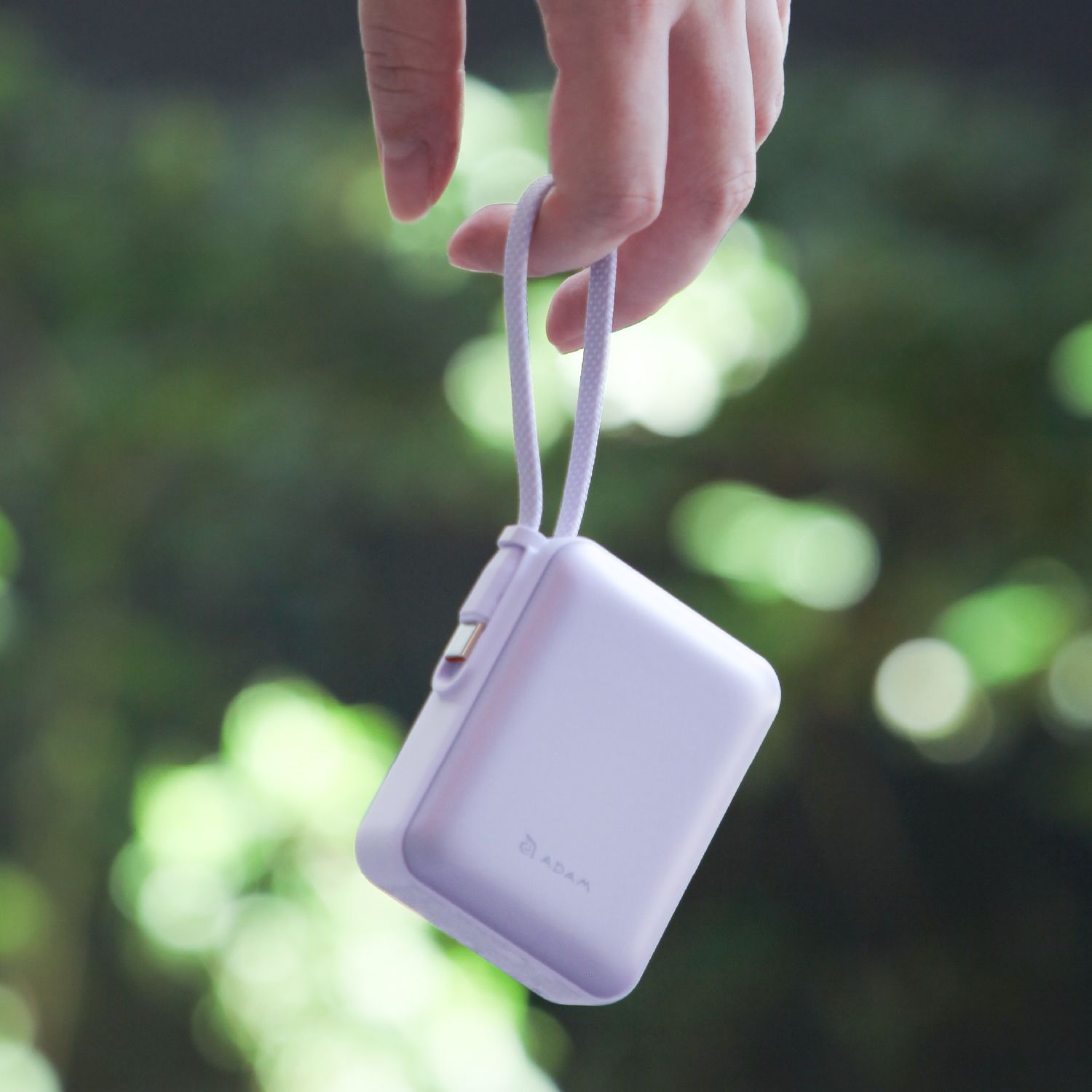 VIONTA Q Portable Power Bank with Built-In Cable