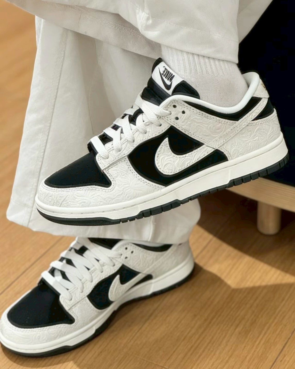 Nike Dunk Low 浮雕熊貓