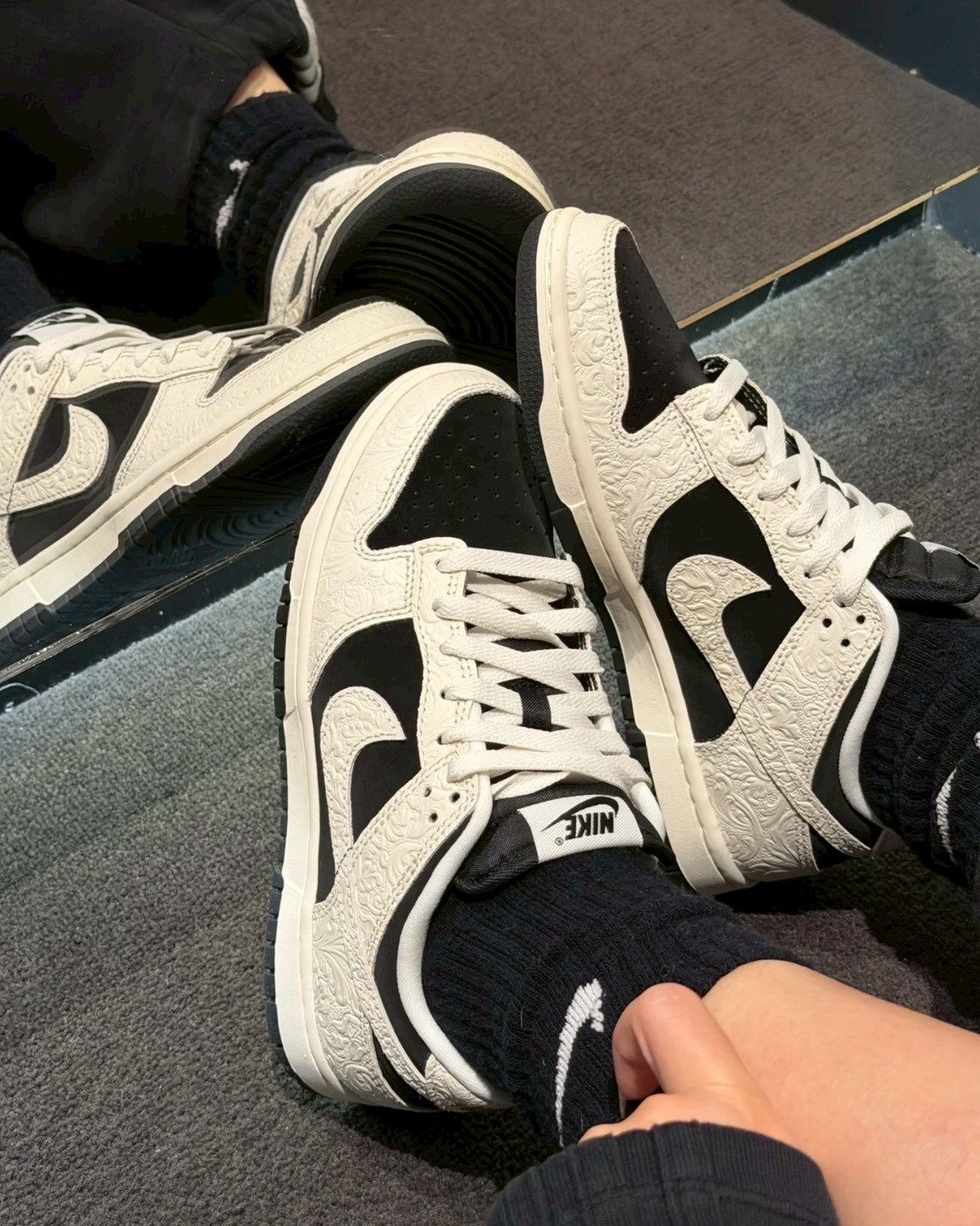 Nike Dunk Low 浮雕熊貓