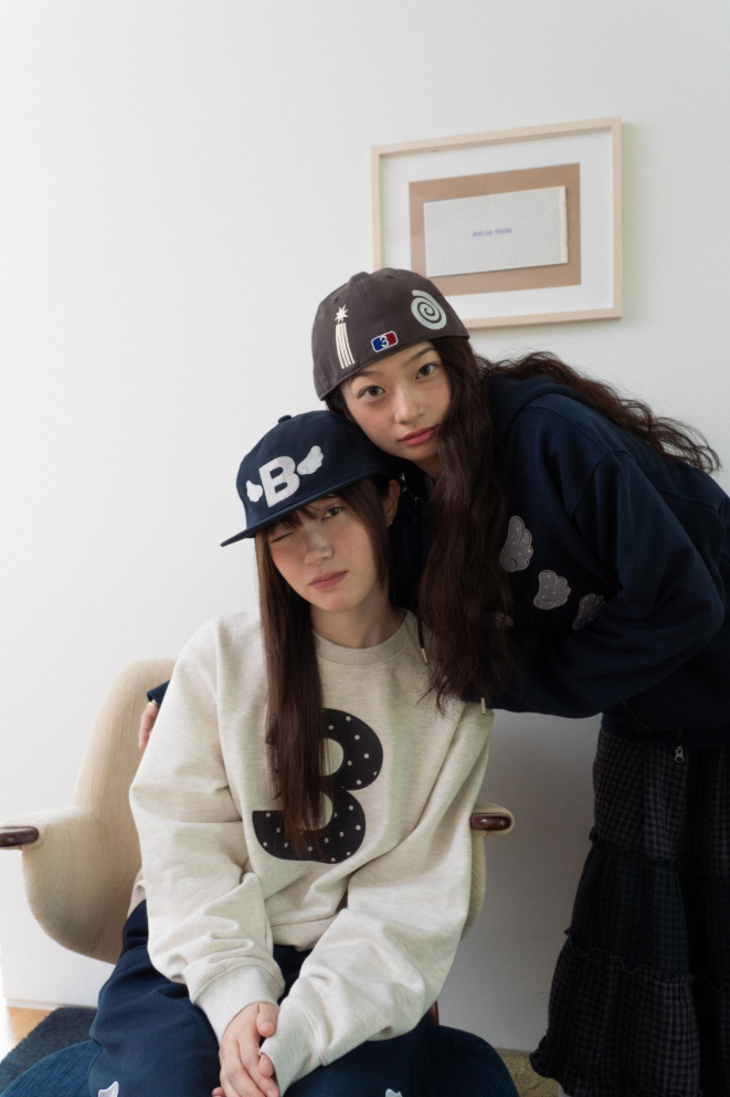 BAUF 天使之翼 B 字母 刺繡 平沿帽 帽子