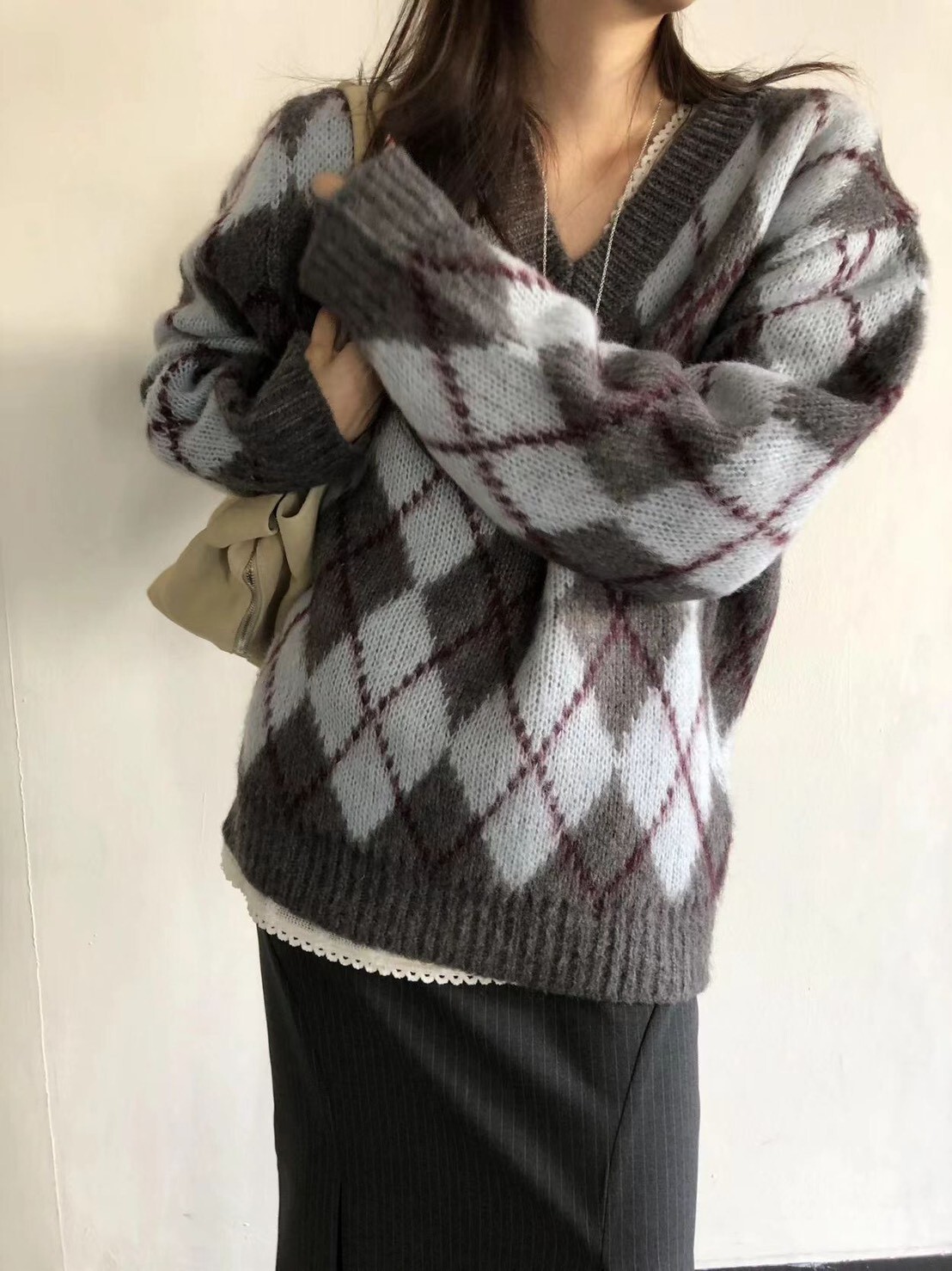 #AD17菱格紋V領毛衣(深藍/咖/墨)