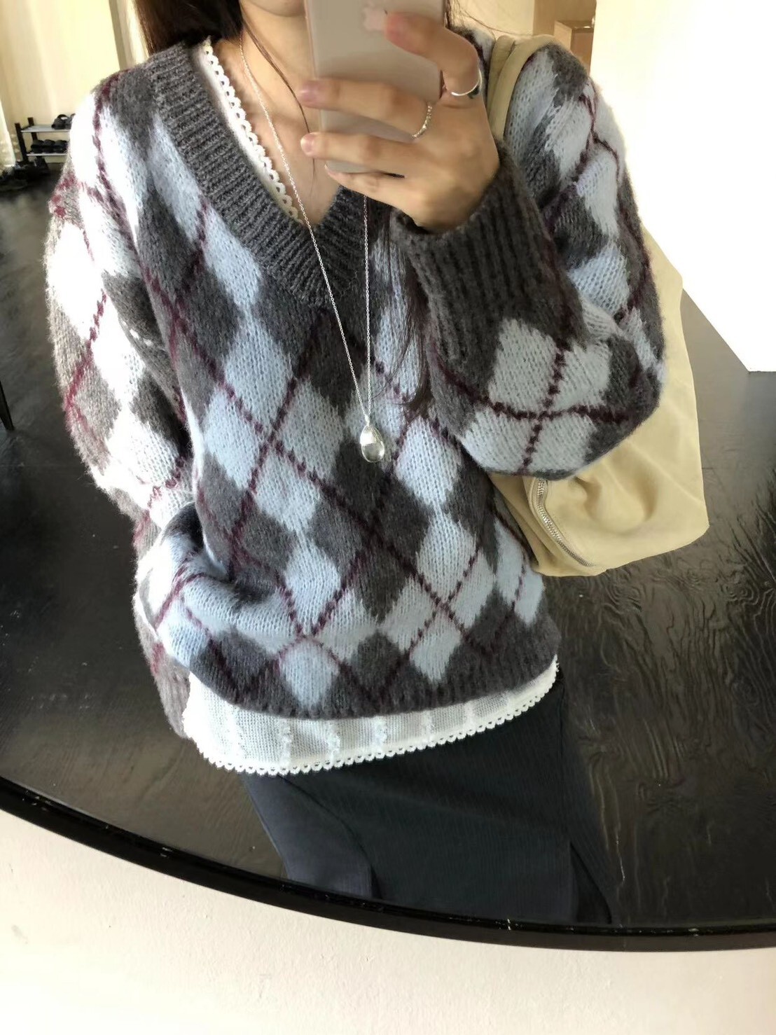 #AD17菱格紋V領毛衣(深藍/咖/墨)