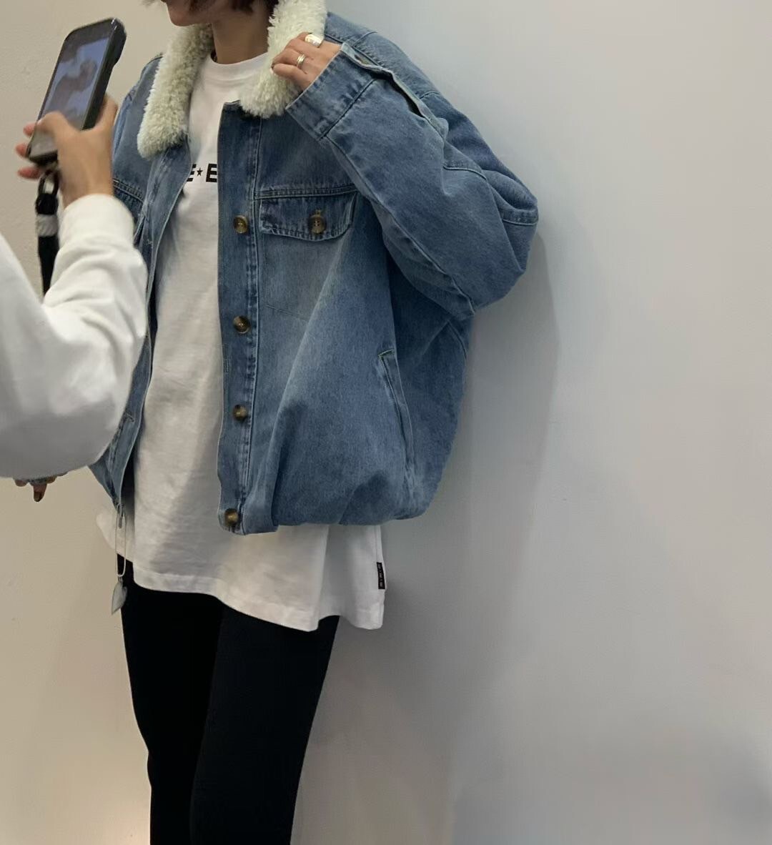 可愛白色QQ毛領片造型縮腰牛仔外套