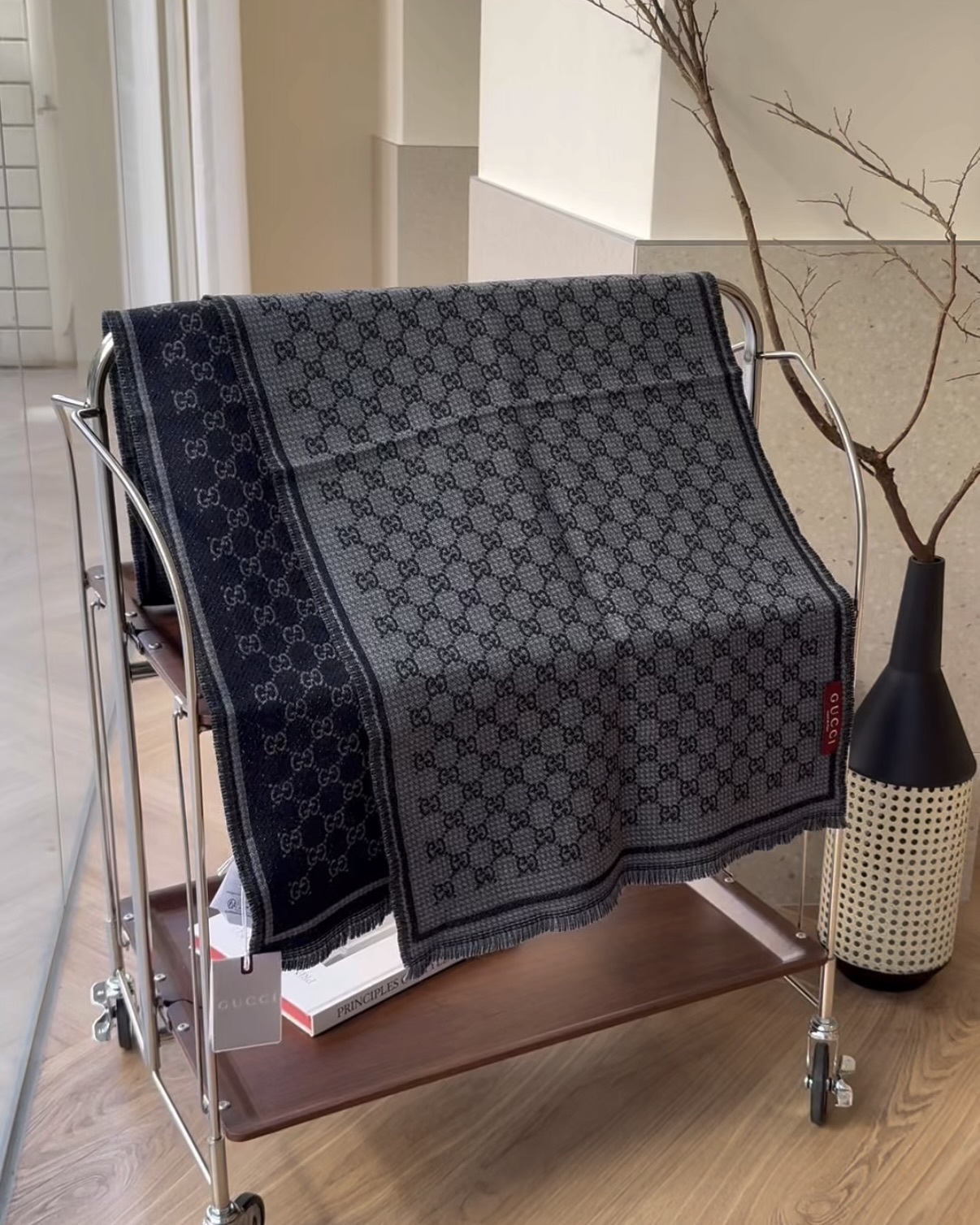 GUCCI｜GG 羊毛雙面圍巾 深藍色/灰色